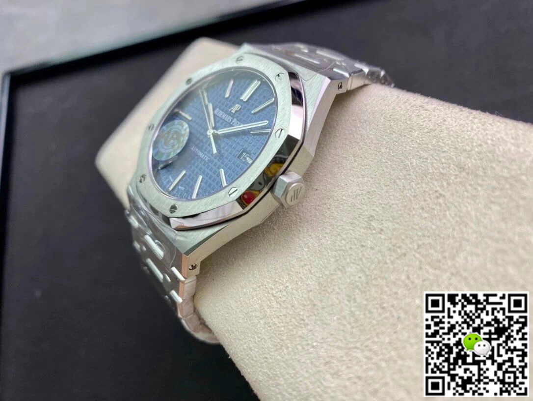 Audemars Piguet Royal Oak 15400ST.OO.1220ST.03 APS Factory 1:1 Best Edition Replica Watch Silver Strap